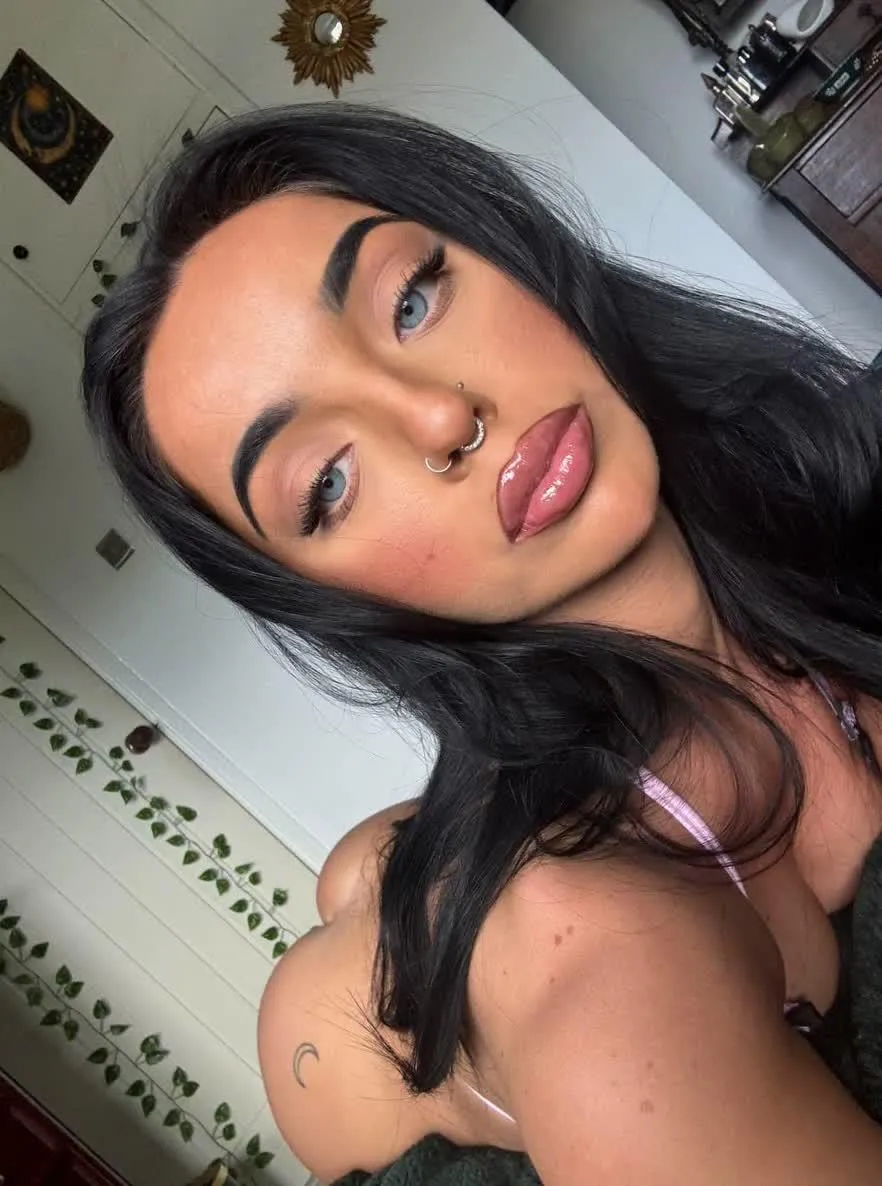 my little arse needs filling 19F