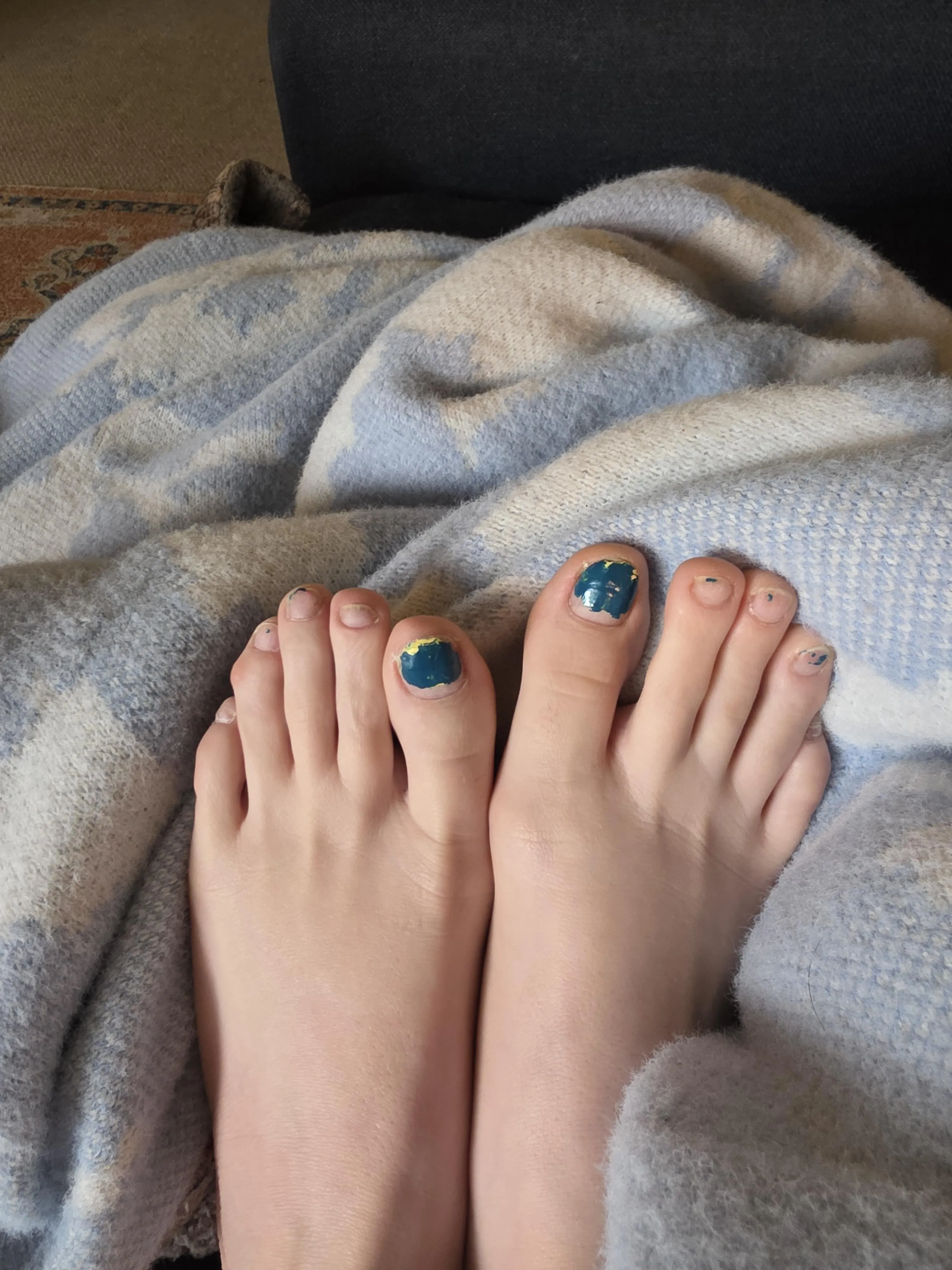 Who wants to pick the new polish color?! 😜😘