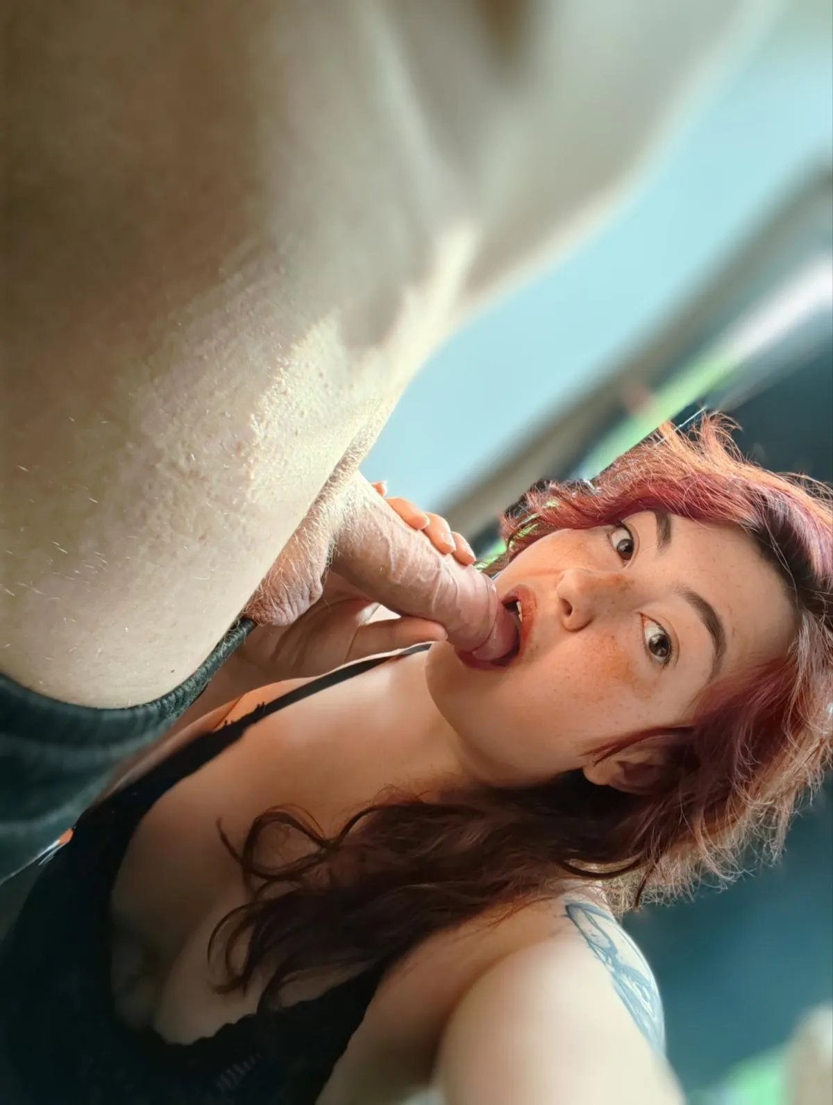 Feeling cute with this dick in my mouth 🤤