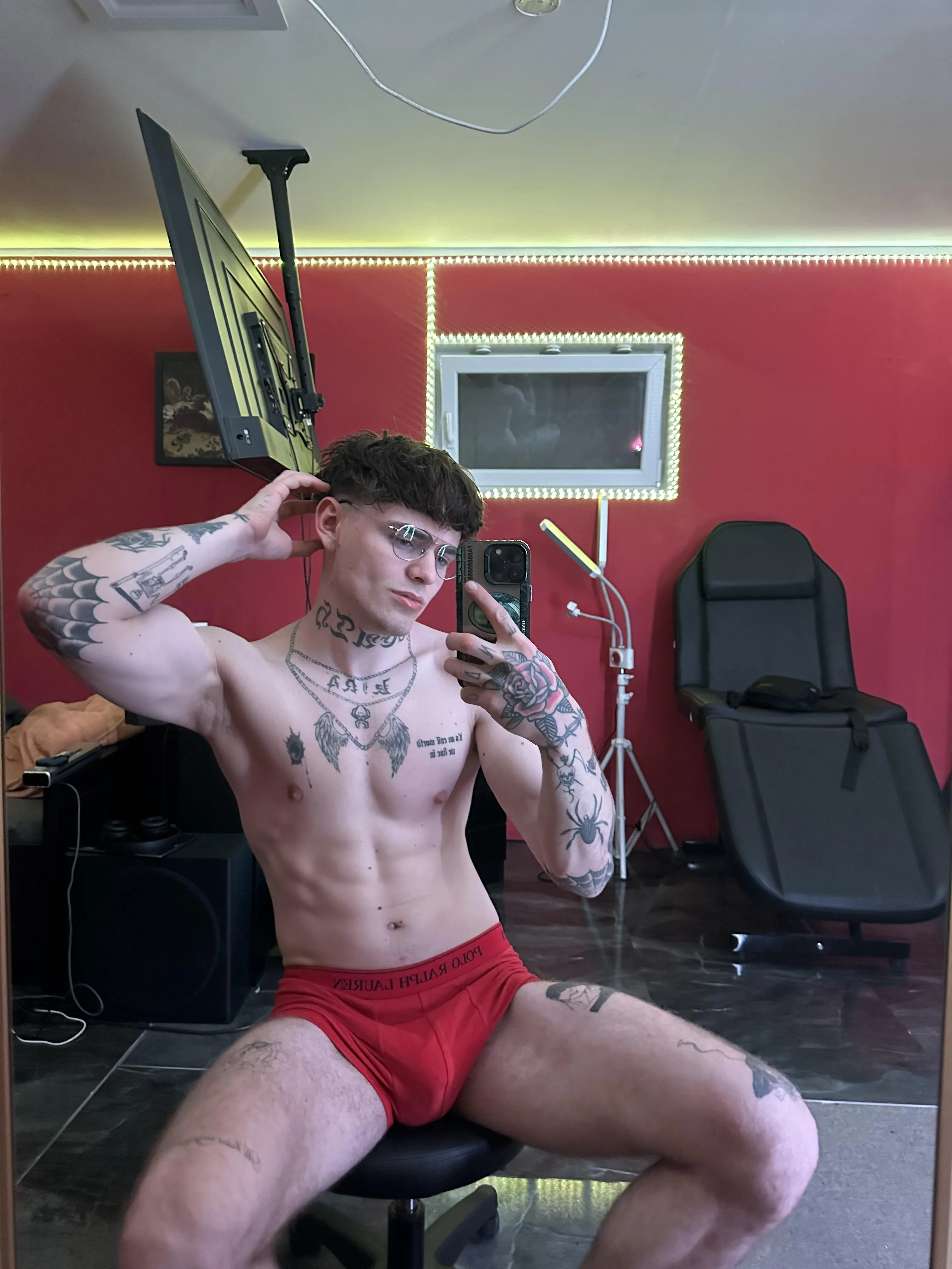 i got a video of me cumming everywhere ;)