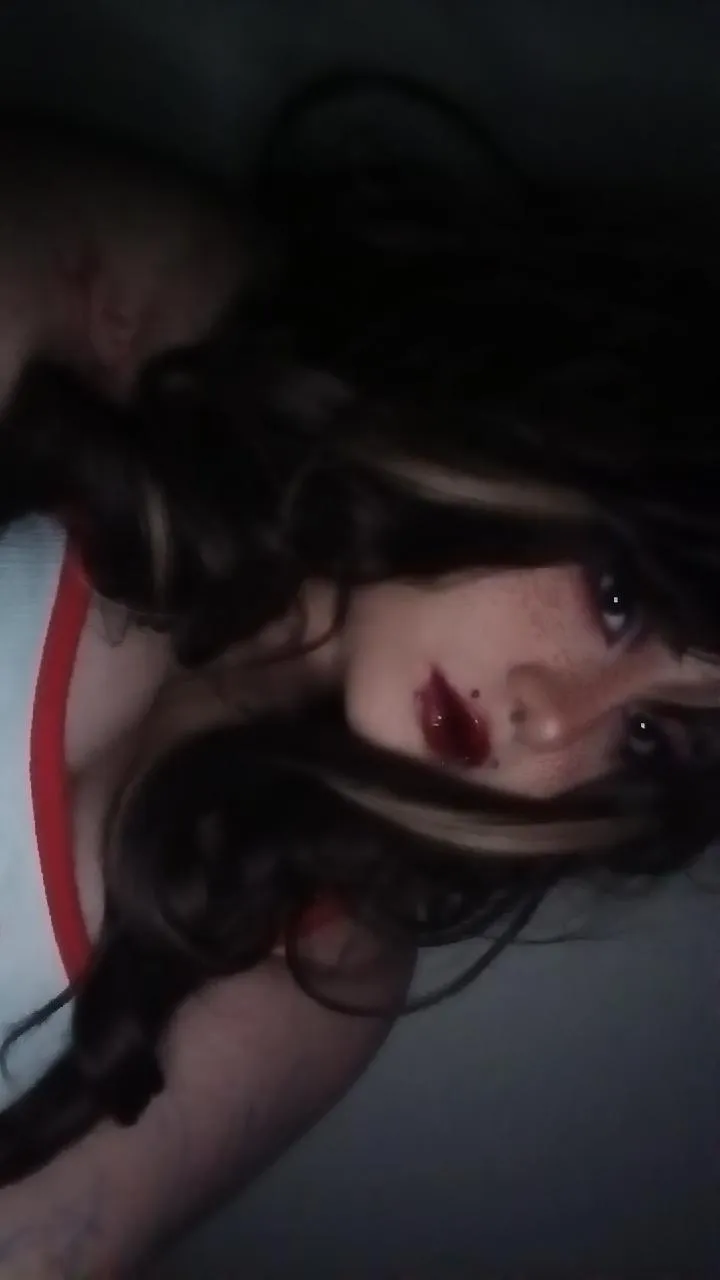 I'm nude rn, check comment