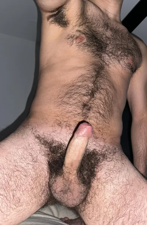 somethings gotten him excited, now he just needs to squirt 💦