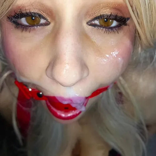 Take off my gag so I can clean myself with my tongue