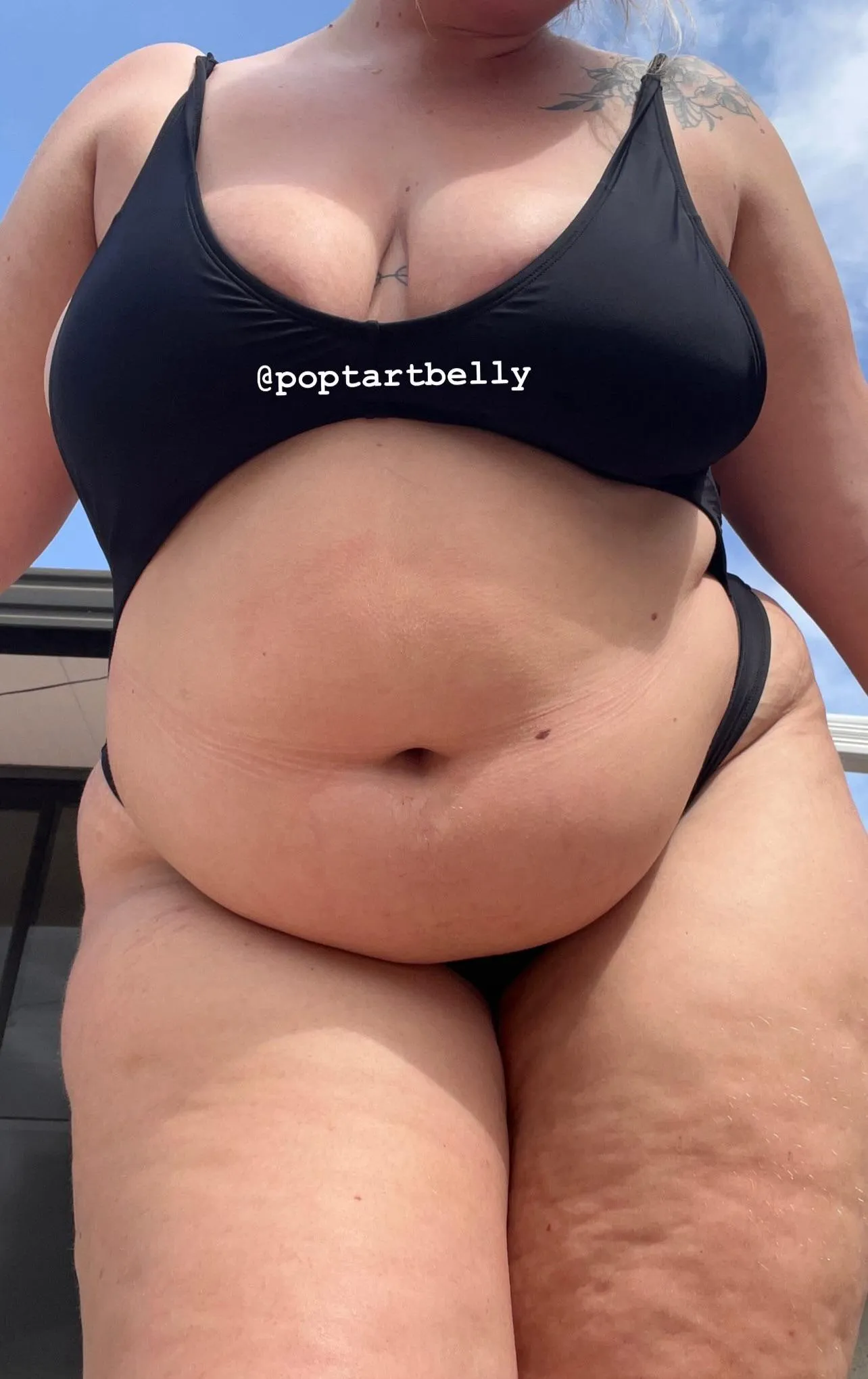 Boobs, belly, or thighs?🤭