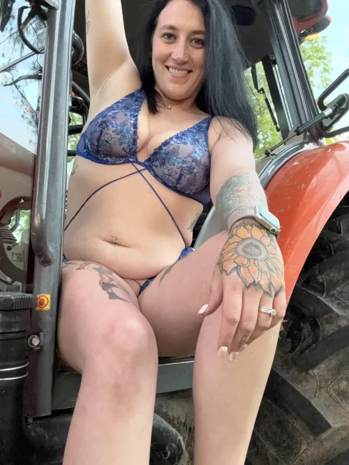 Rakes hooked up, gonna stand there or rake some hay?