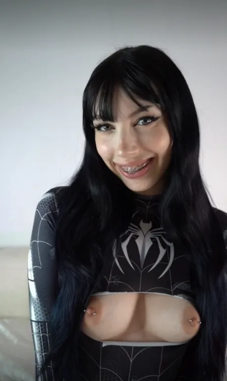 Spidergirl by avakit