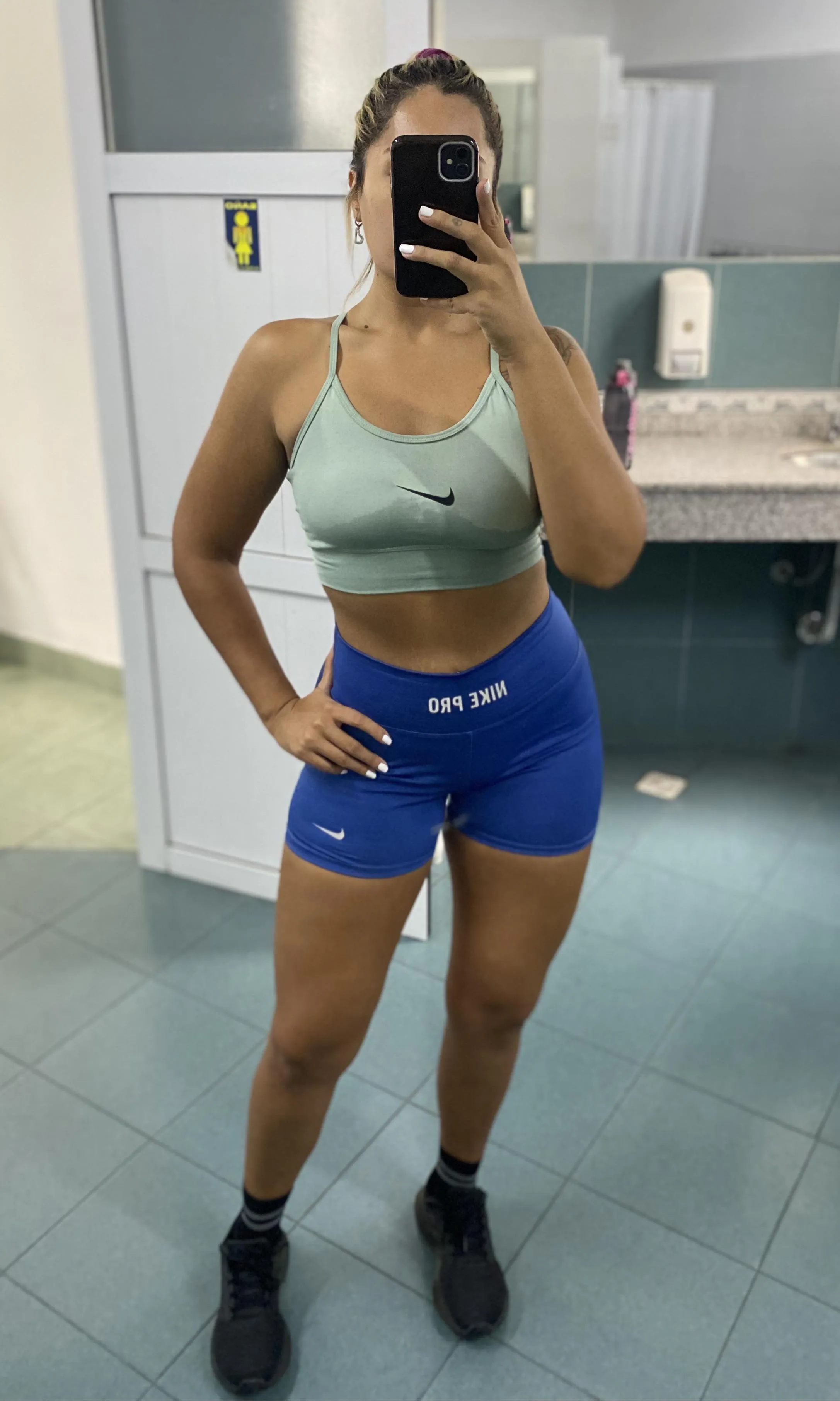 sweaty breasts on the gym