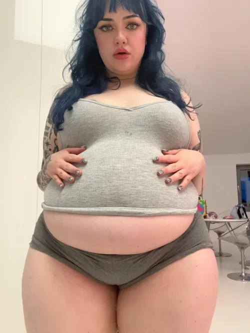 Why does it turn me on to stuff my belly until I’m about to explode? 😅🥵