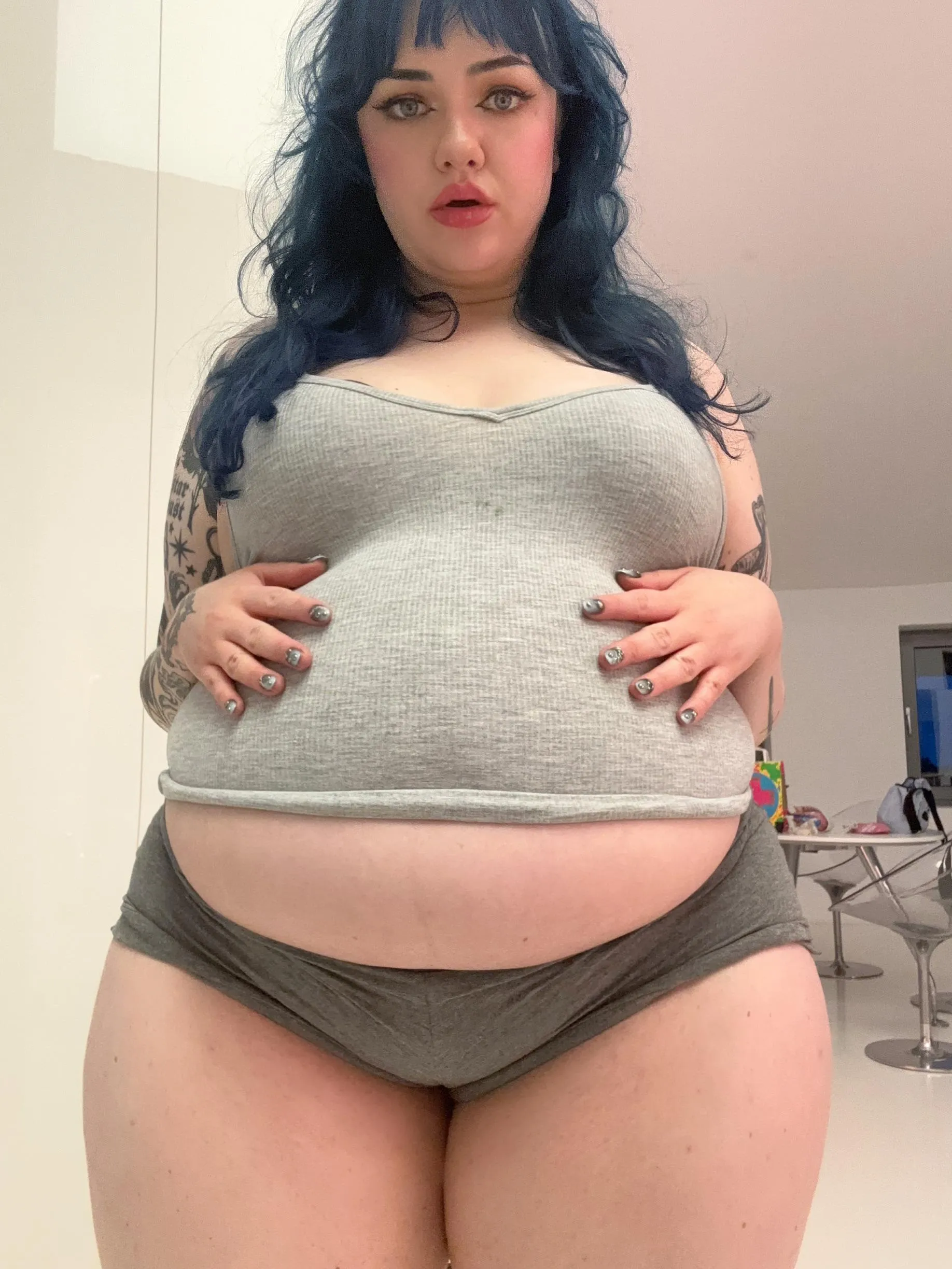 Why does it turn me on to stuff my belly until I’m about to explode? 😅🥵