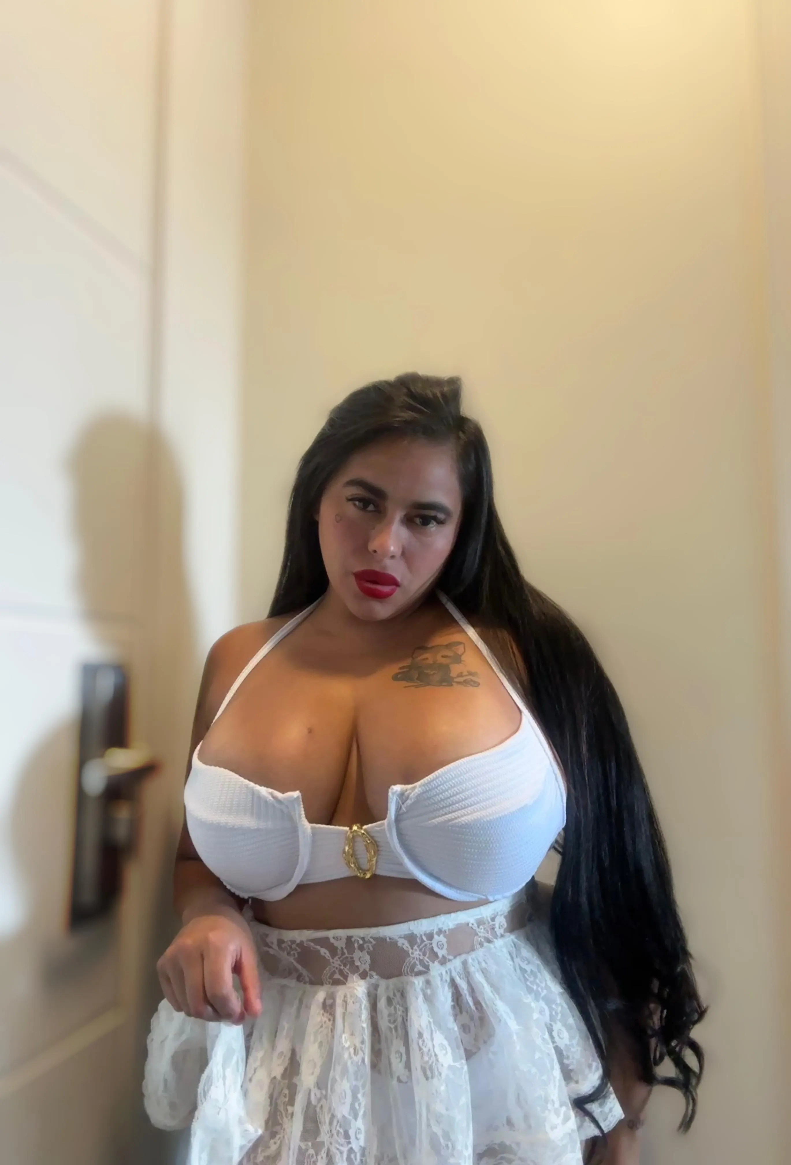 You wish your bestfriends mom looked like me