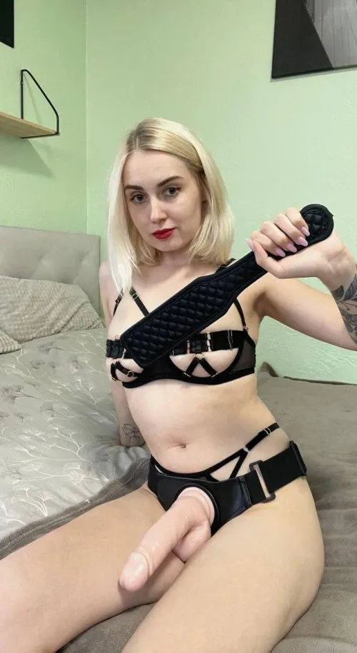 You're at the party. Would you let a stranger girl peg you? 😉