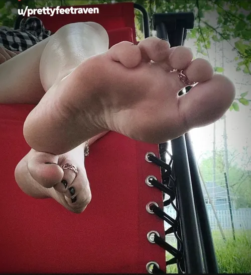 Even my barefoot feet are above you. You can’t resist it. Send me all your money.
