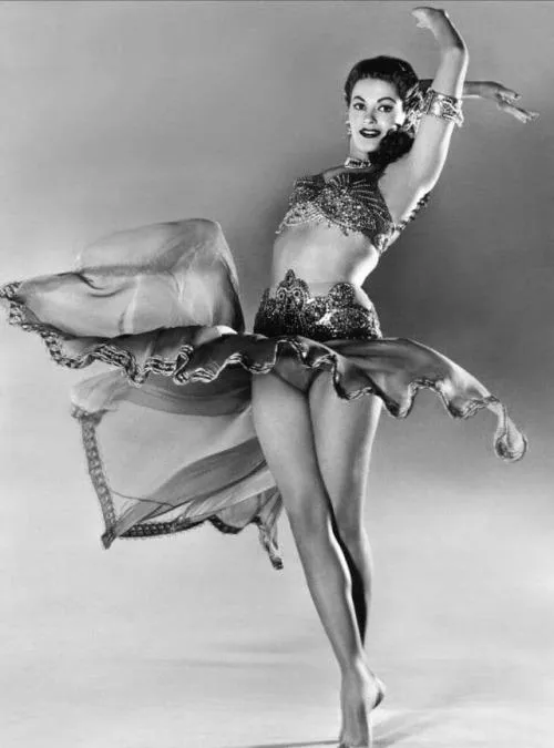 Yvonne De Carlo - promo shot for Hotel Sahara (1951) Yvonne De Carlo - promo shot for Hotel Sahara (1951)