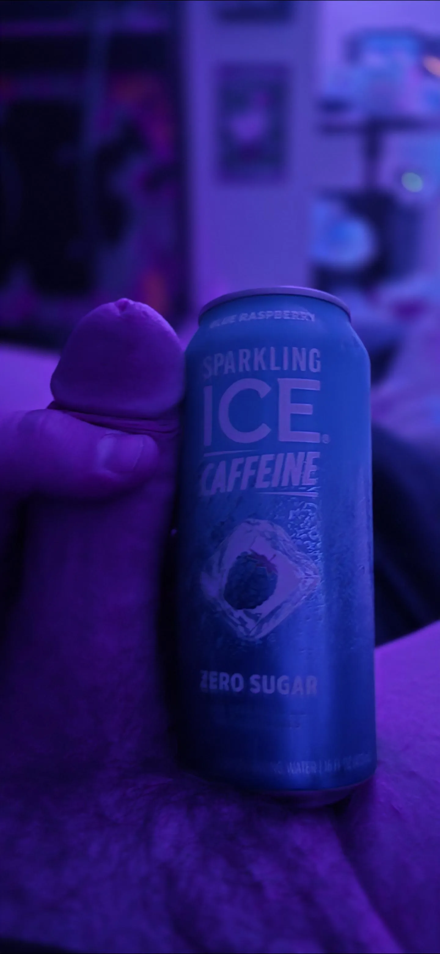 Any ladies wanna smoke and play tonight?