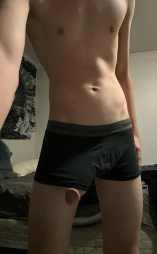 19m Who likes it peaking out v?