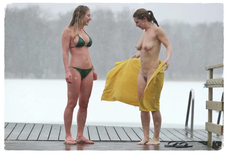 Bathing in the Snow (Anyone got mpre pics of this?)