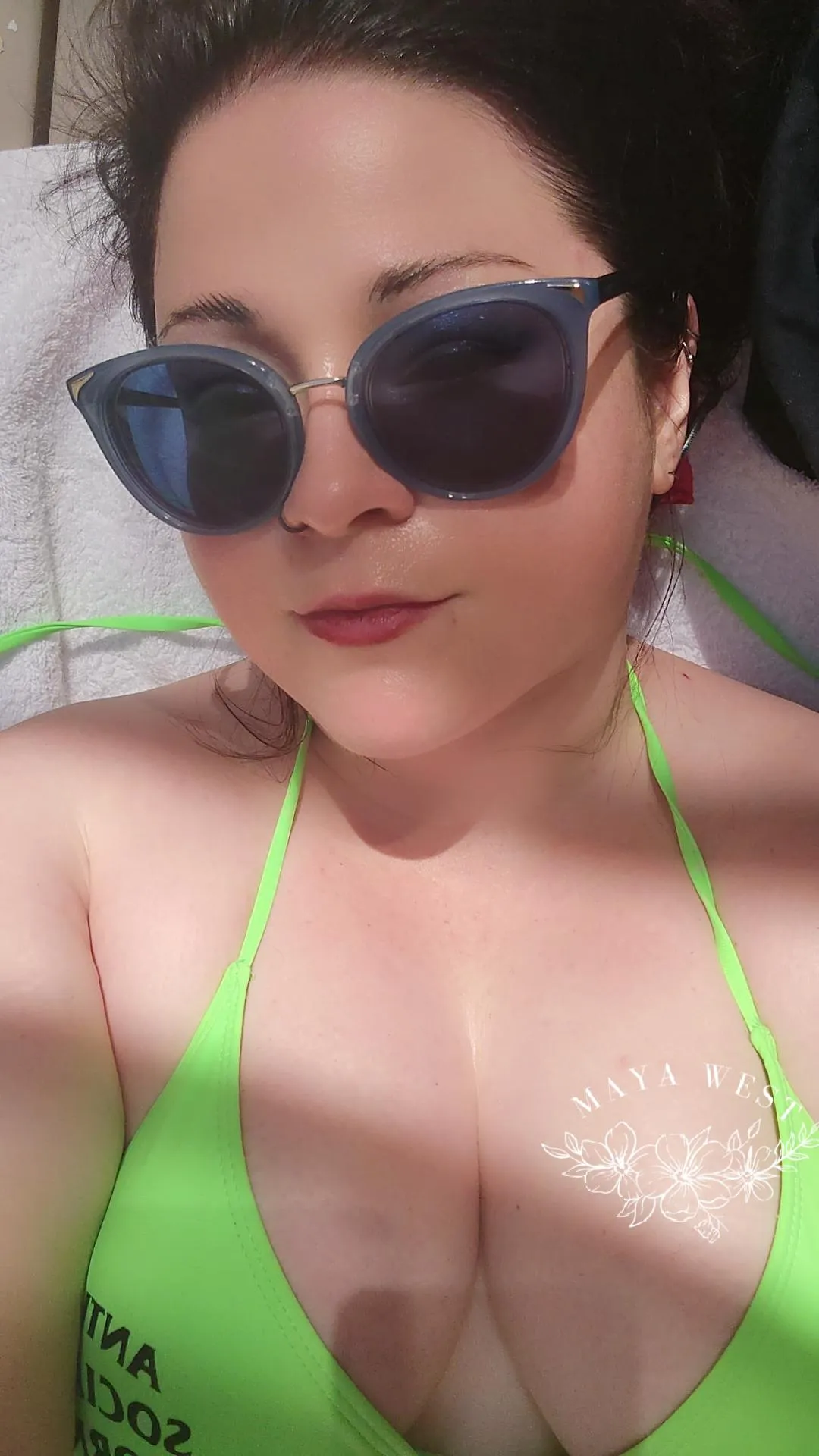 Come over and fuck me in the pool?