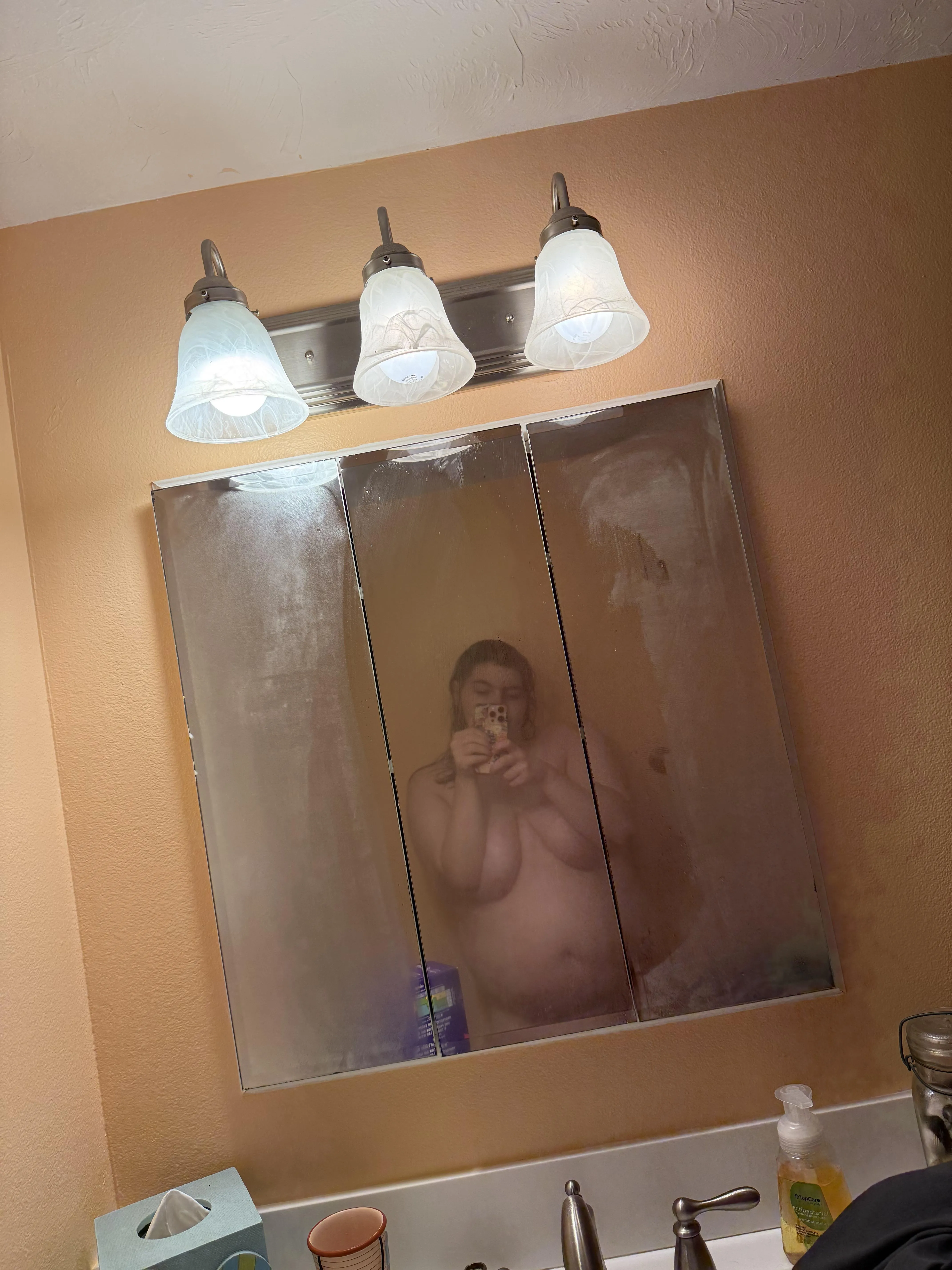 Currently visiting Florida and snuck a nude in the bathroom (it’s not the best sorry)❤️‍🔥