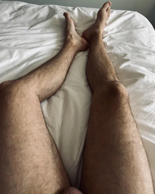 Get between my hairy thighs...