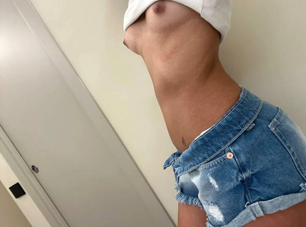 i know what you're thinking.. and yes i'd let you 😉