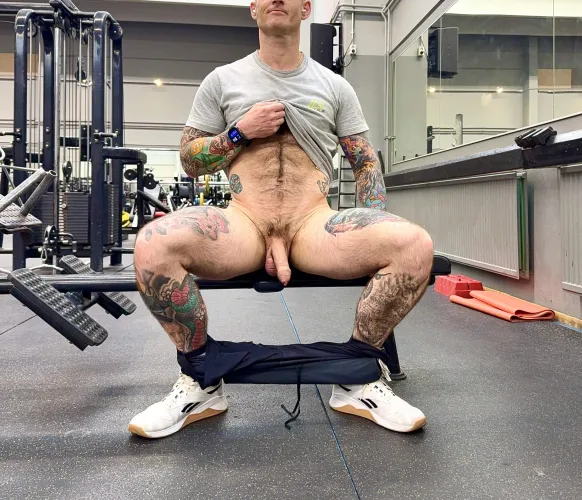 Just a dad working out (42)