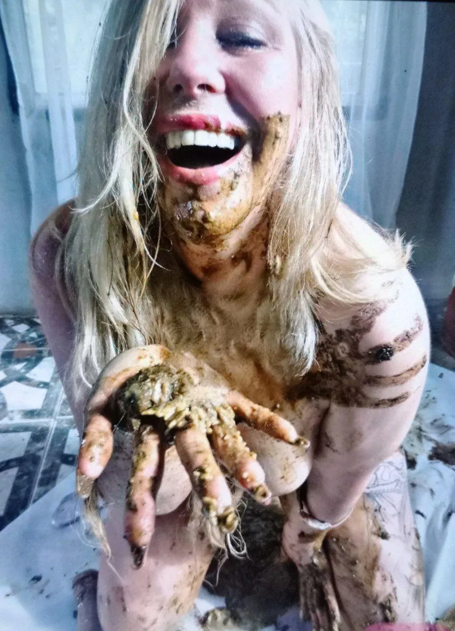 Mixing ingredients is my weakness once I start I can't stop wasting swallowing vomiting urinating what else 🤎👅