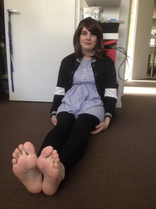 My girly little feet ~