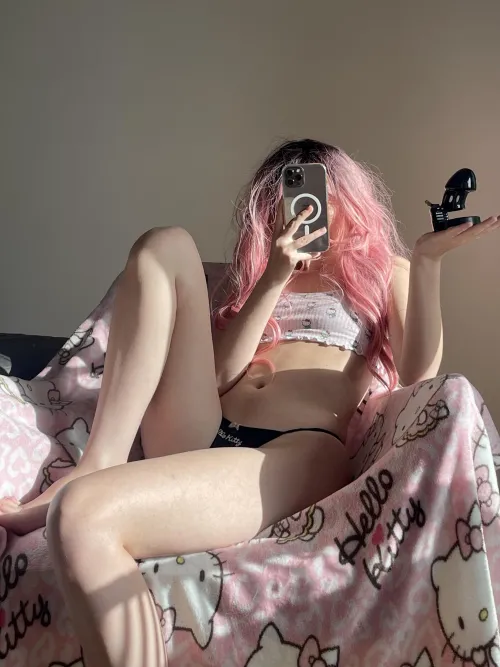 Say 'me' to get locked up by princess 🔐