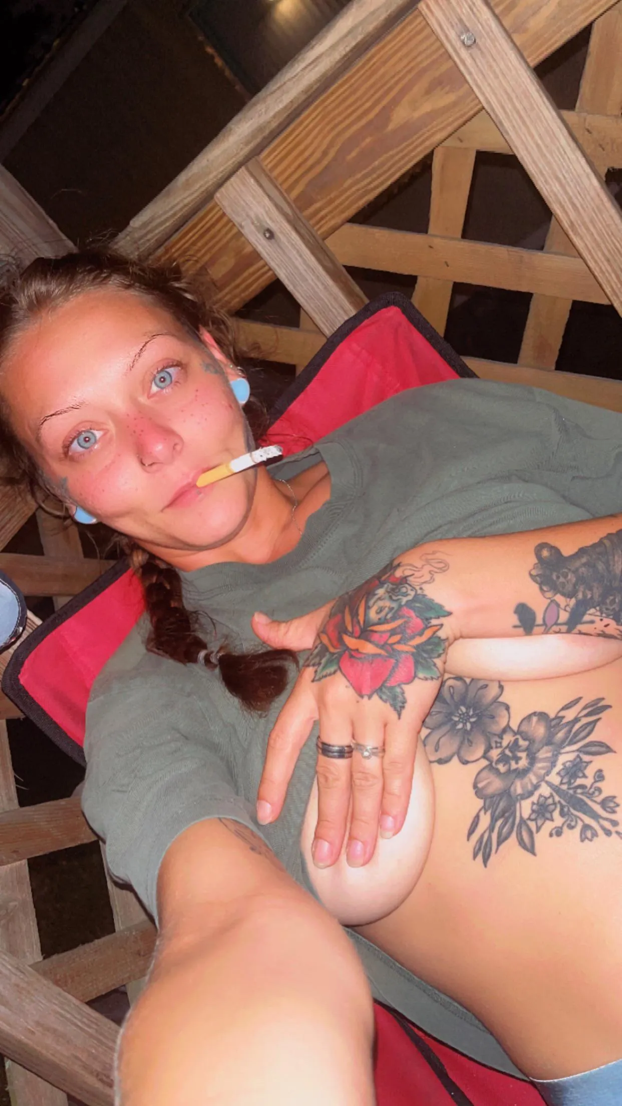 Smoking, tattoos and a view 😘