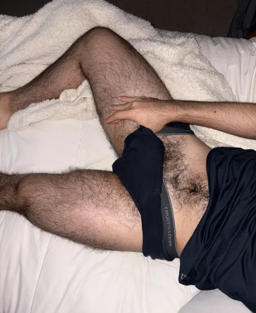 Sup bros, what u think of my leg’s hair ?