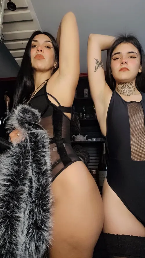 Tell me from 1 to 10 how my armpits look