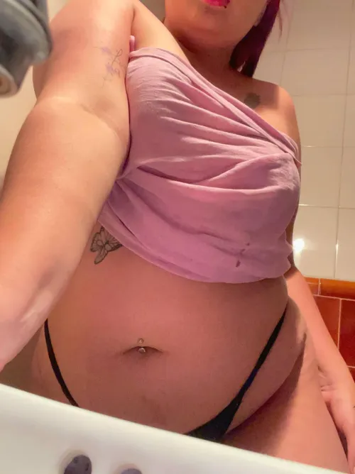 You love my tummy 😛