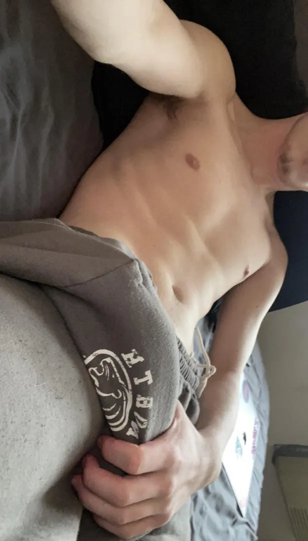 20 hung top looking for sub bottoms- send face on add - kinky++++🐽 jaybay466