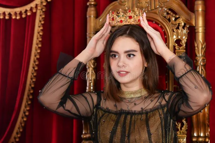 A private entry into my Royal Journal: The exciting coronation celebration that never was.... (obviously not for 🐖 to read)