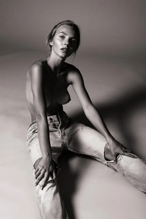 Angela, by Benjamin Vingrief