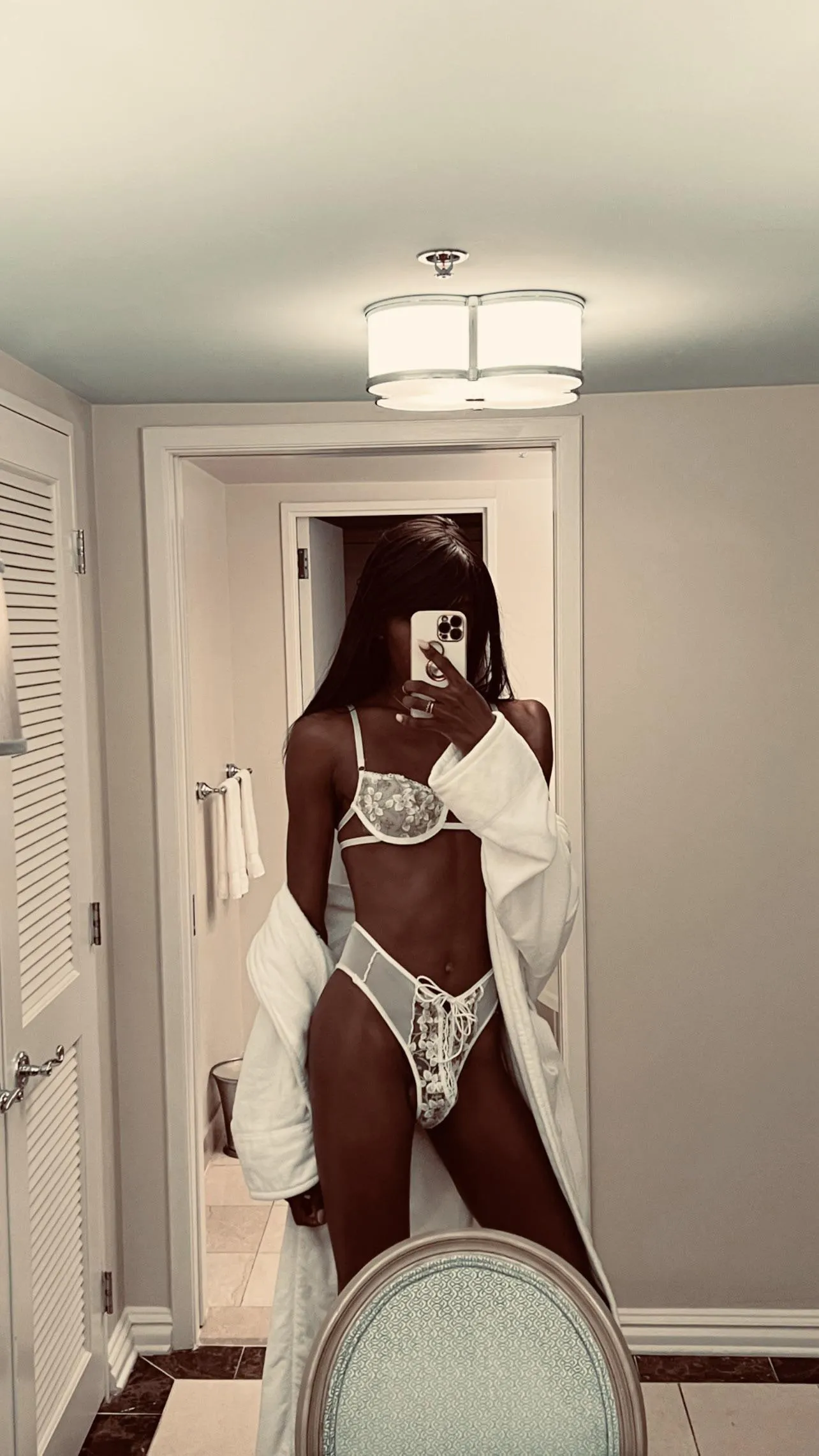 Bussin out the frame 💫🤍💫