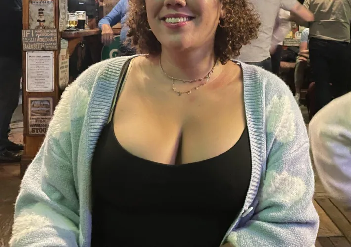 Cute fit with some cleavage!