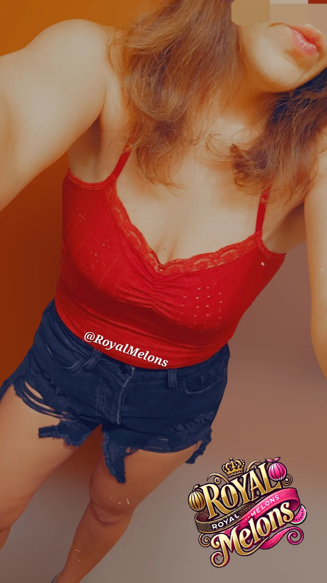 Here for Halsey: Rocking the Concert with Flirty MILF Magic!