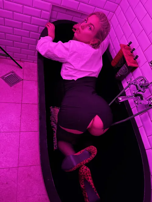 Nogen der vil med i bad? hehe