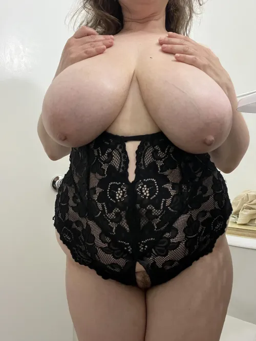 Only thing is missing is your hungry mouth daddy