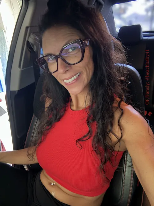 Passenger princess dressed for easy flashing