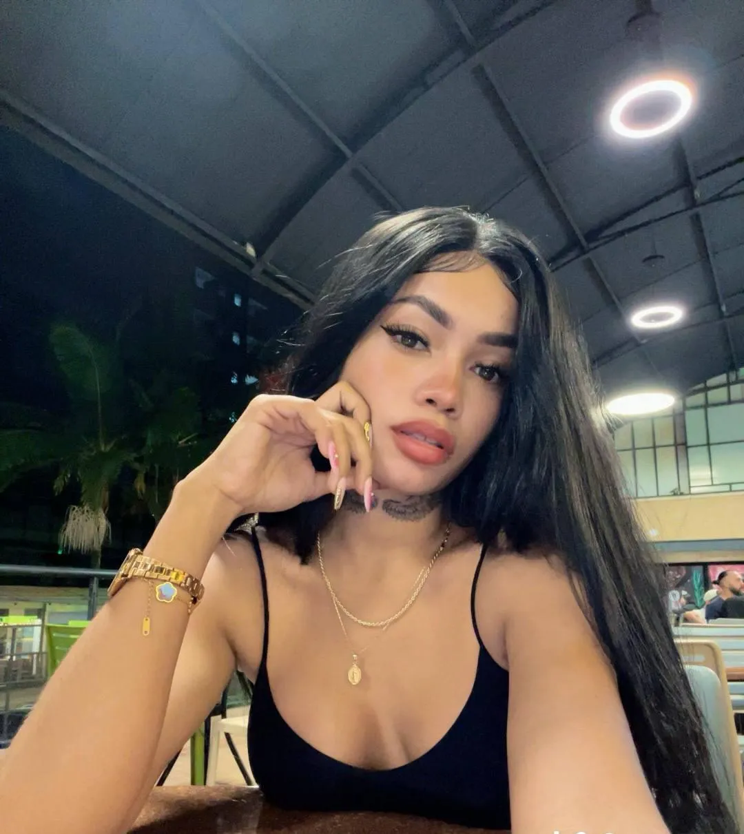 put on my sluttiest perfume and zero patience today 💄🍒 ur spot’s open on my 0F