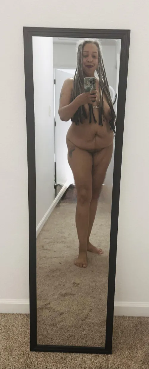 I Have My Place to Myself & I’d Like to Celebrate You Sexy Dads. 😏