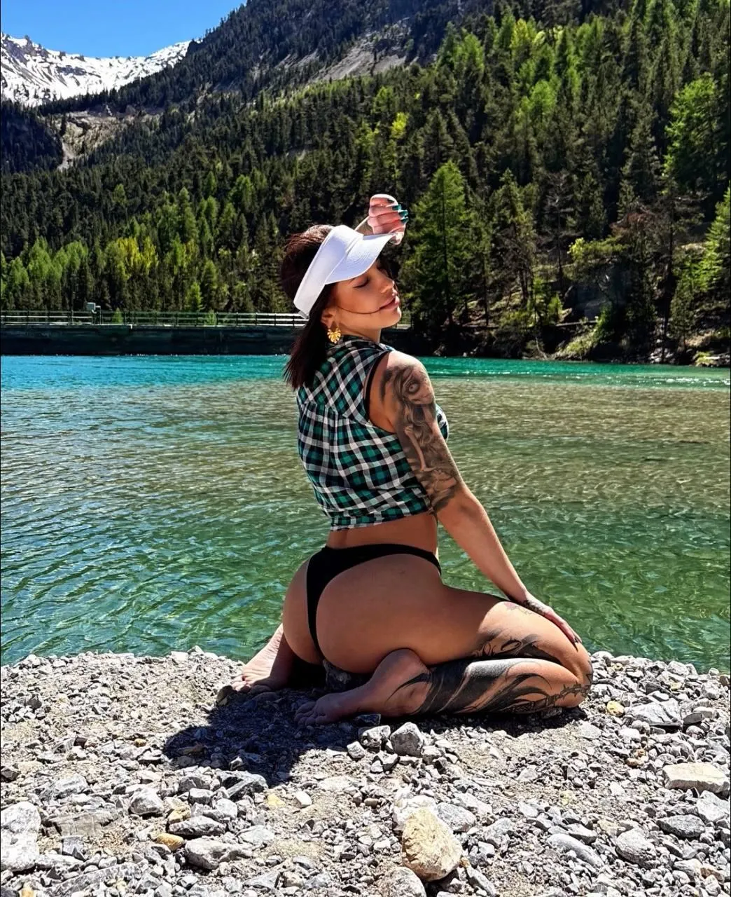 I take a bath with or without a shirt😋