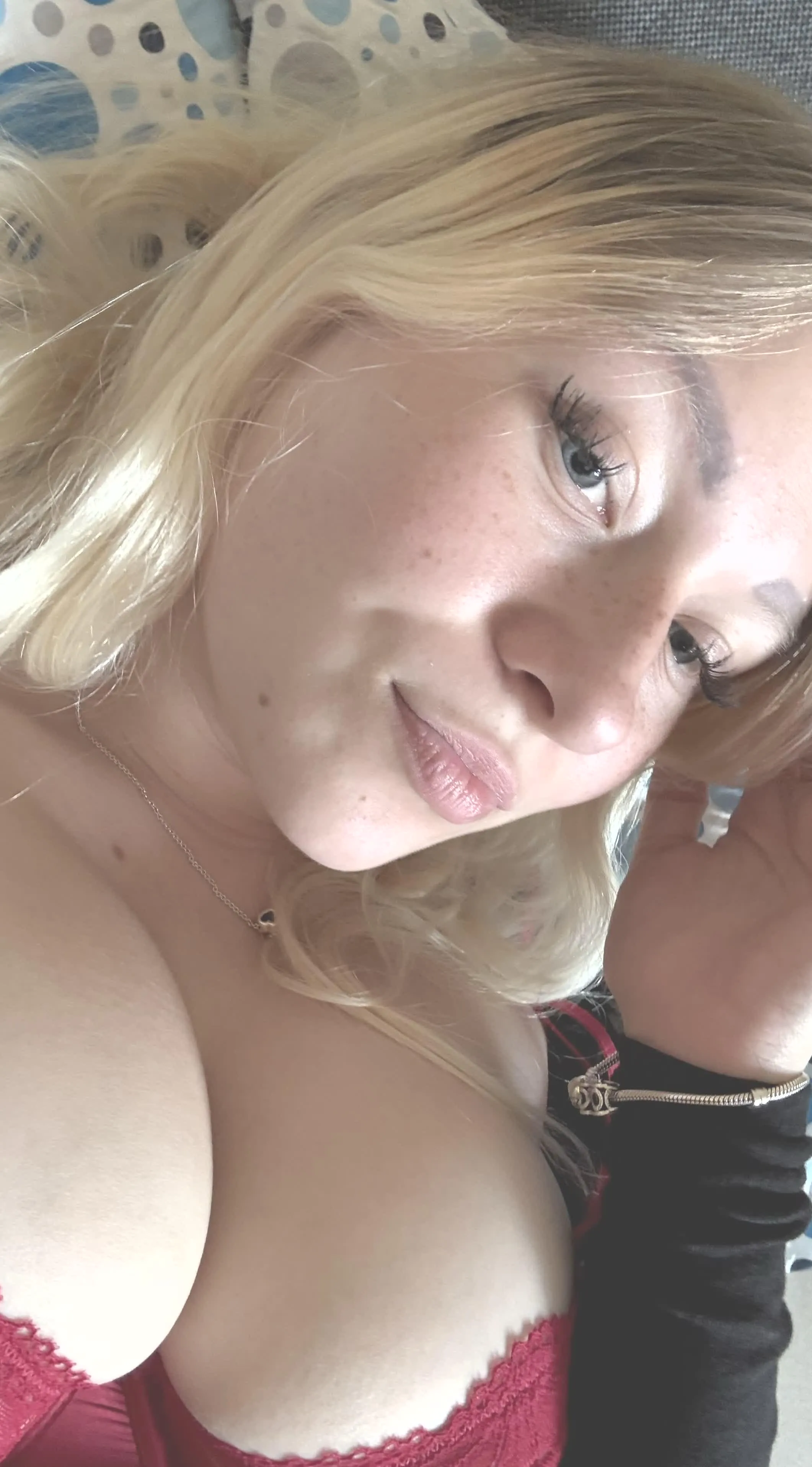 Say „yes” if you’d fuck me raw