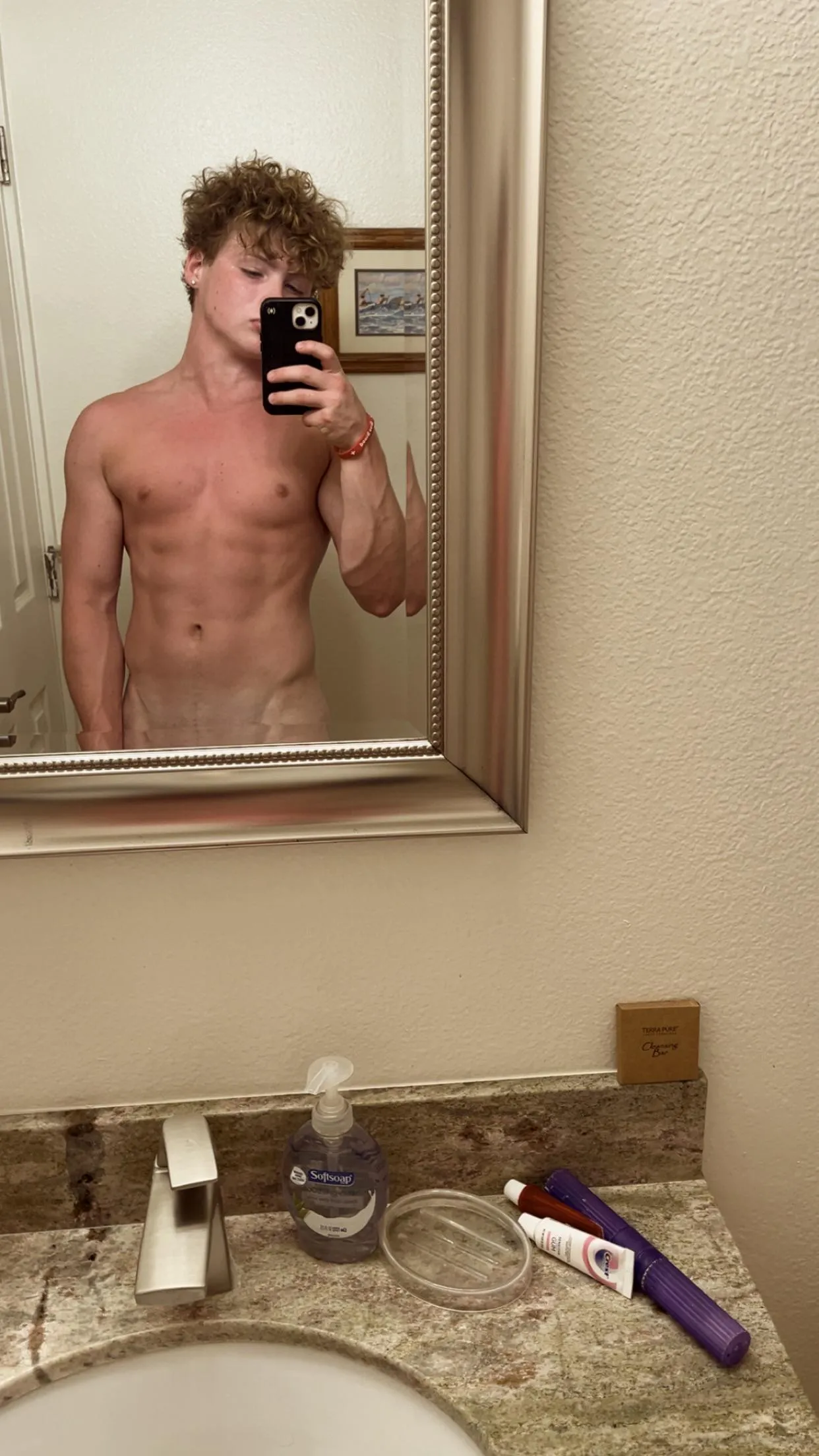 [18] just got to Hawaii😁