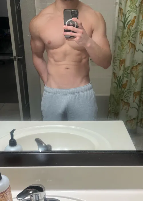 26 [M4F] #Uptown personal trainer looking for older woman for casual fun