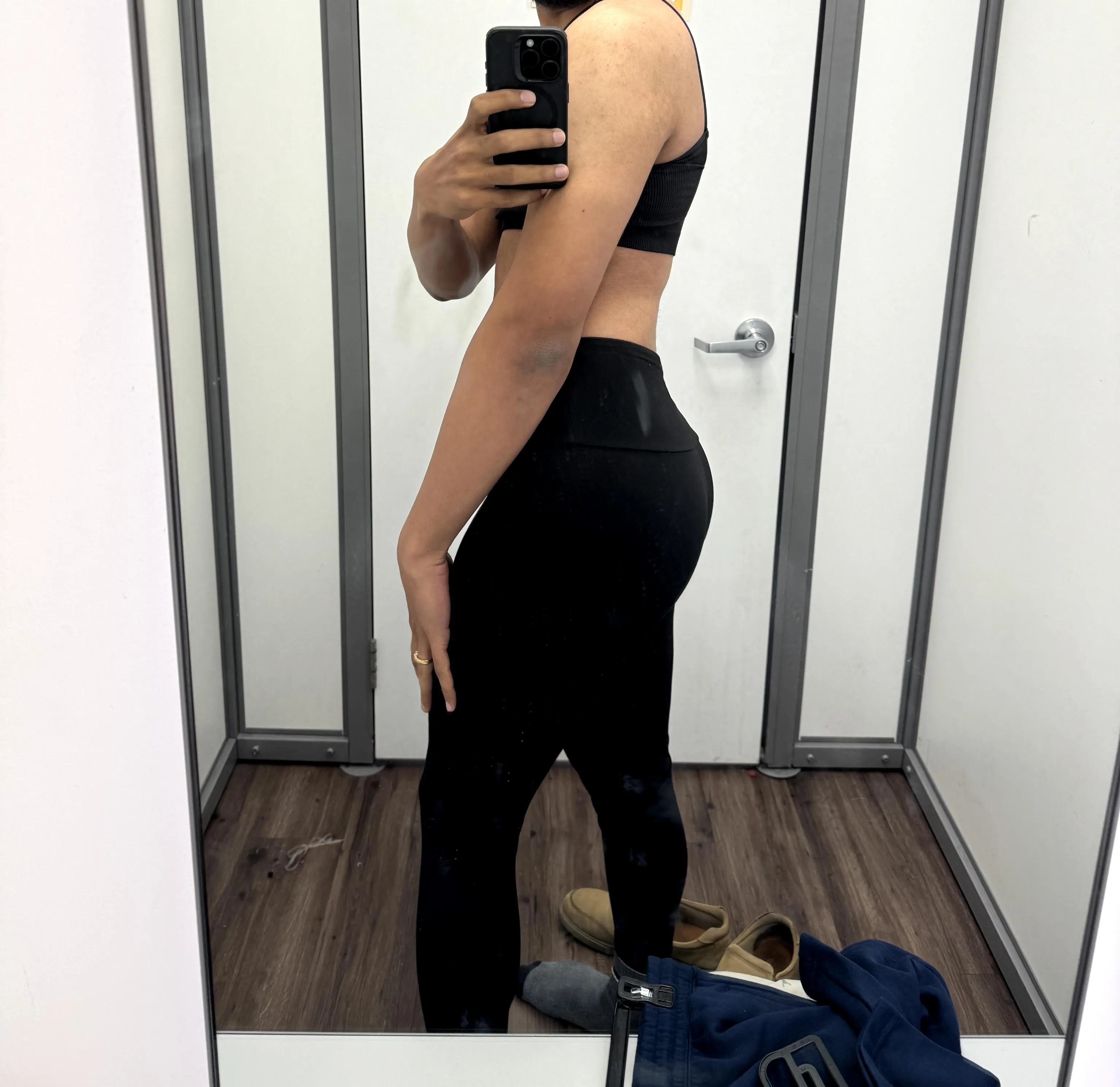 27 [925] Sissy4M looking to meet and suck😋