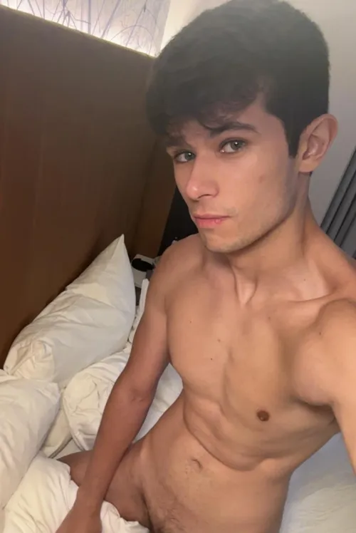 [28] Hotel lighting doing right by me