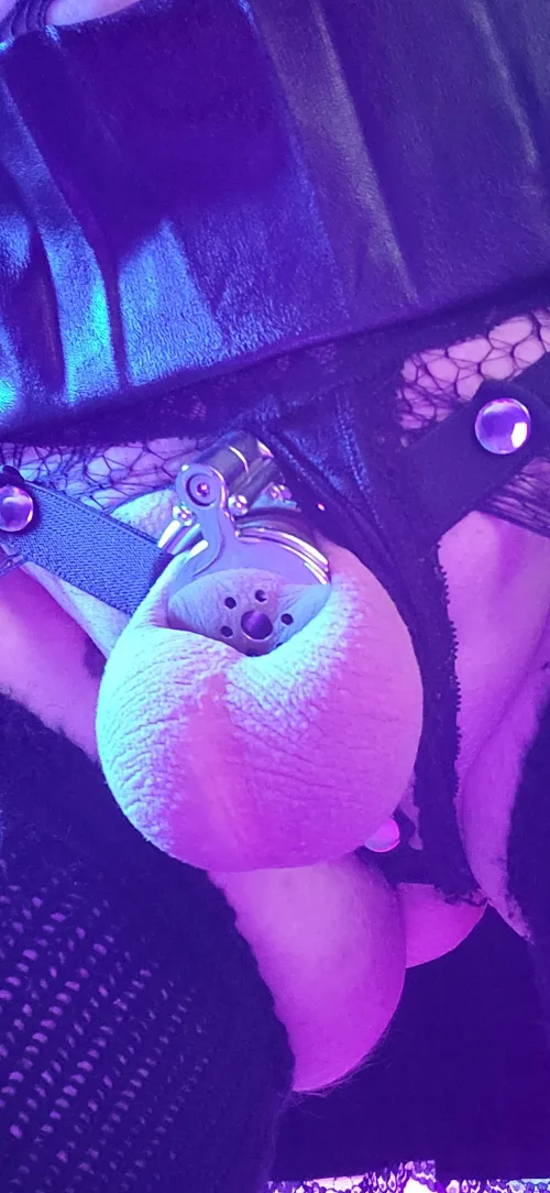 Locked with an inverted cage! 💖 Edged a ton, waited for my clitty to go down and put it on! 🙈